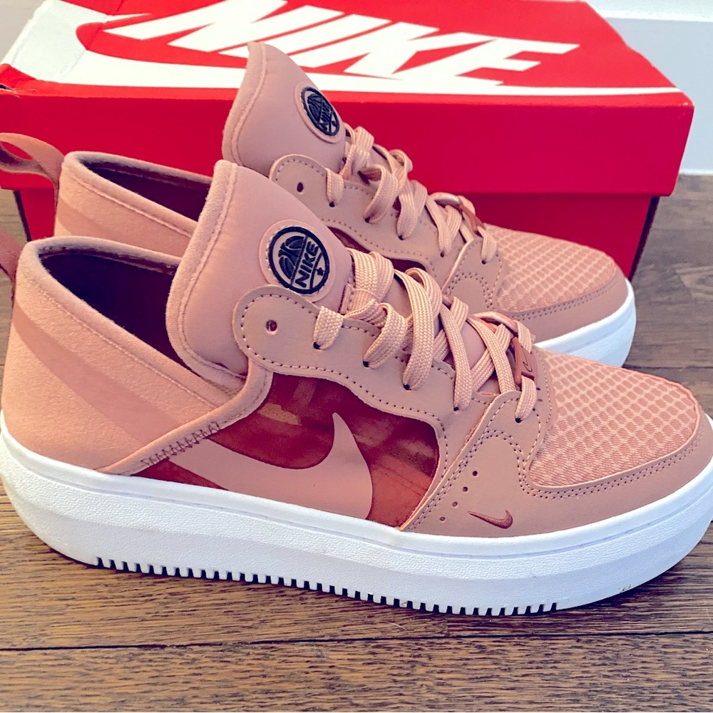 Mauve colored Nike Platform and Mesh Sneakers. Worn Twice ! Women’s Size 9